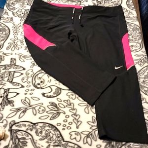 NIKE DRI FIT CROPS